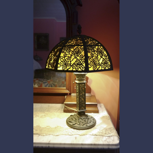 Bradley & Hubbard arts and Crafts Mission Table Lamp